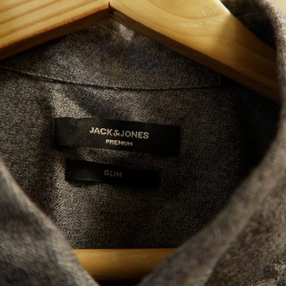 NWT Jack&Jones Button-up - Picture 3 of 3